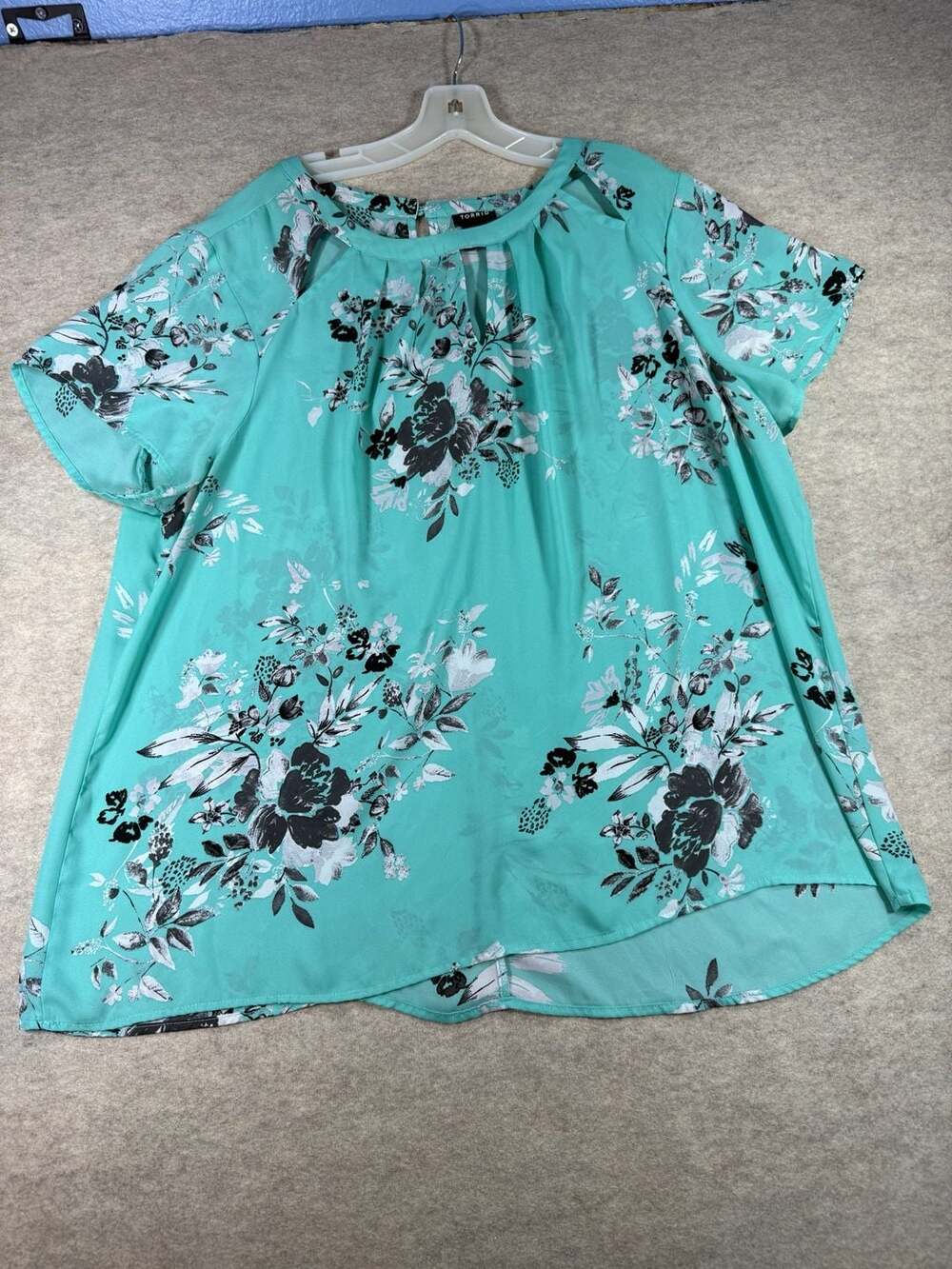 Torrid Women's Aqua Blue Floral Print Sheer Short Sleeve Blouse Size 2